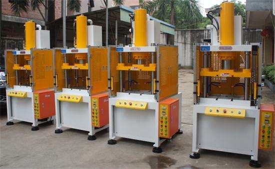 油壓機(jī)實拍