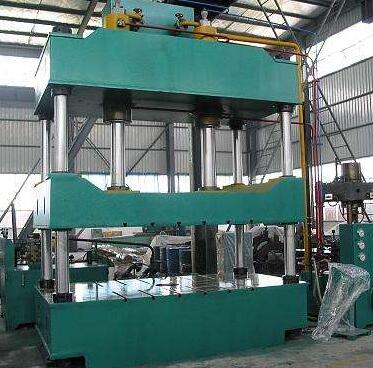 四柱液壓機(jī)實(shí)拍