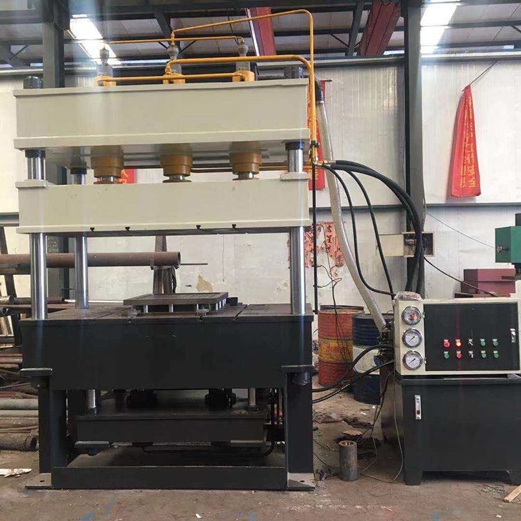 兩梁四柱液壓機